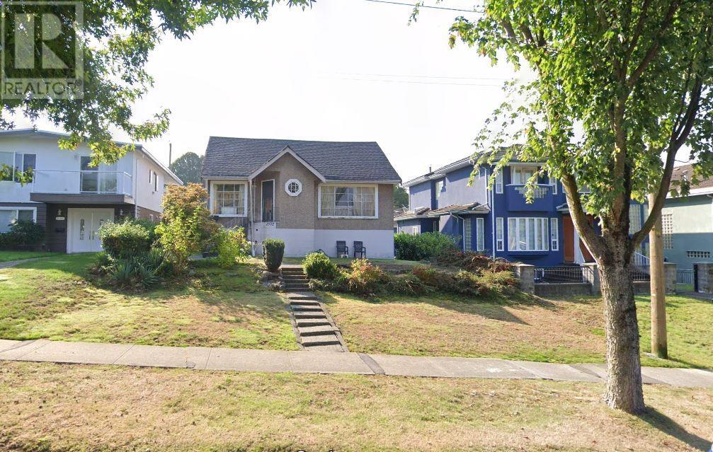 Listing Picture 2 of 17 : 2772 E 5TH AVENUE, Vancouver / 溫哥華 - 魯藝地產 Yvonne Lu Group - MLS Medallion Club Member