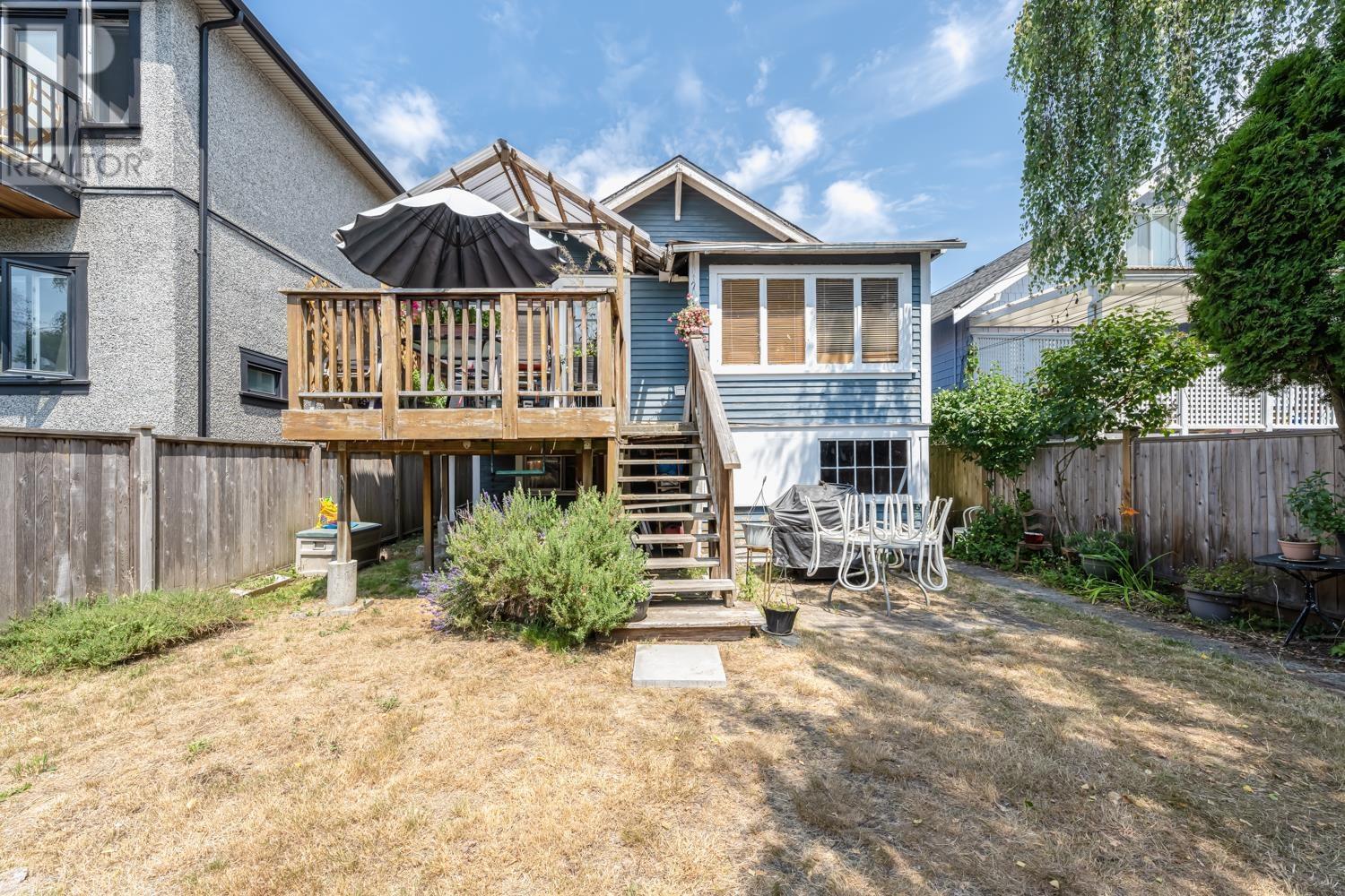 Listing Picture 32 of 34 : 2936 W 41ST AVENUE, Vancouver / 溫哥華 - 魯藝地產 Yvonne Lu Group - MLS Medallion Club Member