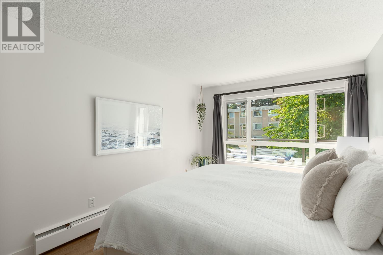 Listing Picture 15 of 30 : 405 621 E 6TH AVENUE, Vancouver / 溫哥華 - 魯藝地產 Yvonne Lu Group - MLS Medallion Club Member