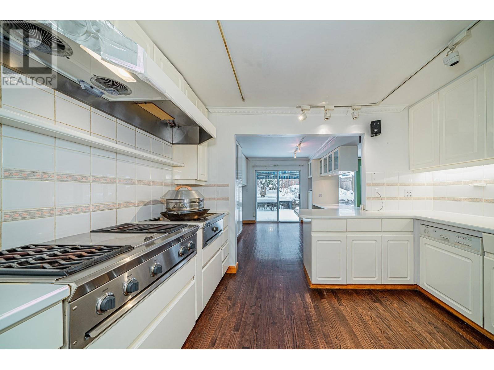 Listing Picture 6 of 32 : 6518 ANGUS DRIVE, Vancouver / 溫哥華 - 魯藝地產 Yvonne Lu Group - MLS Medallion Club Member