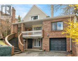 6 WOODVALE CRES