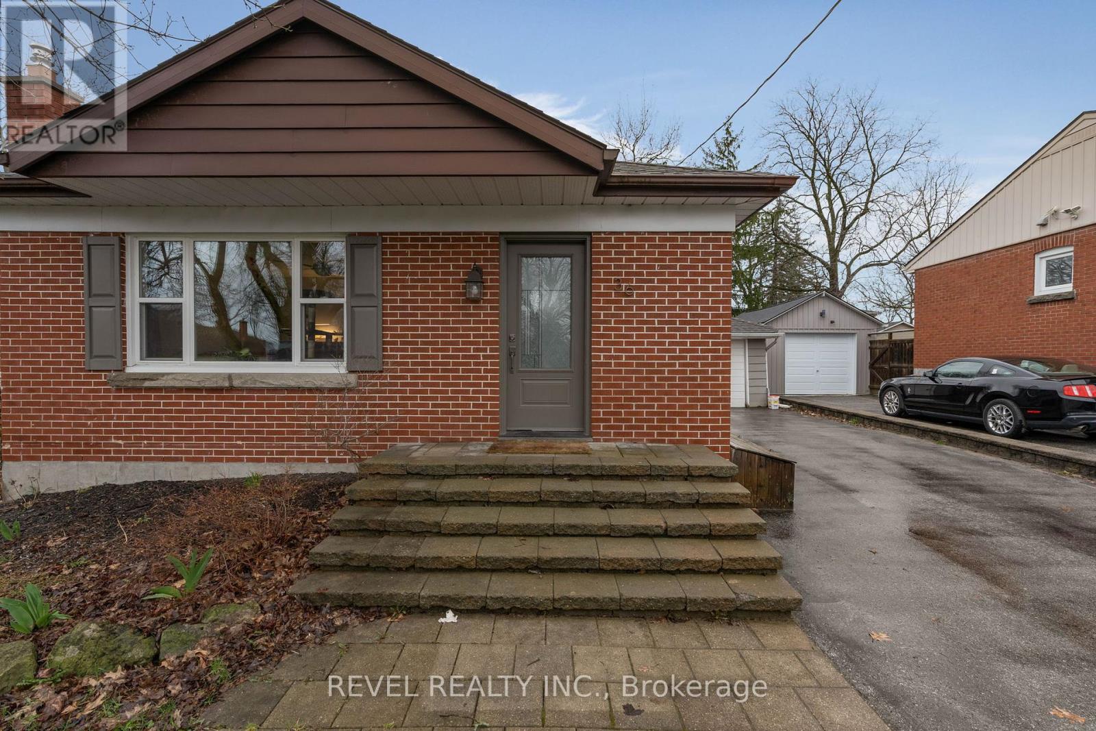 36 Lount St, Barrie, Ontario  L4M 3E1 - Photo 3 - S8261244