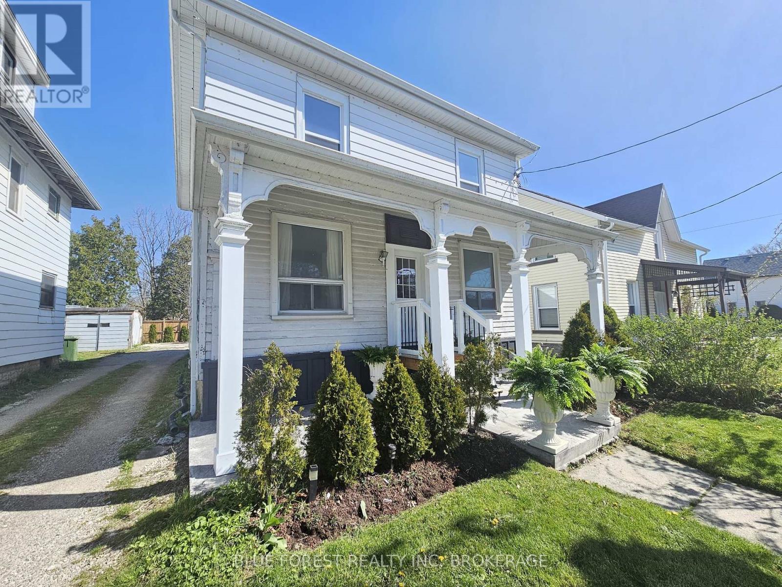 57 Scott St, St. Thomas, Ontario  N5P 1K7 - Photo 2 - X8123236