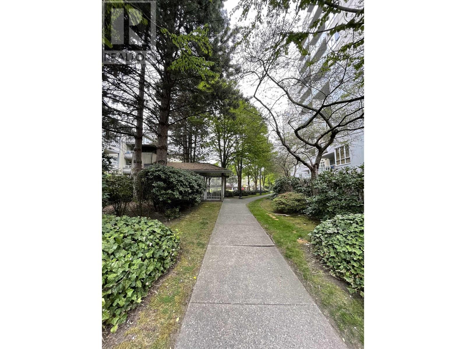 Listing Picture 15 of 15 : 1404 3455 ASCOT PLACE, Vancouver / 溫哥華 - 魯藝地產 Yvonne Lu Group - MLS Medallion Club Member