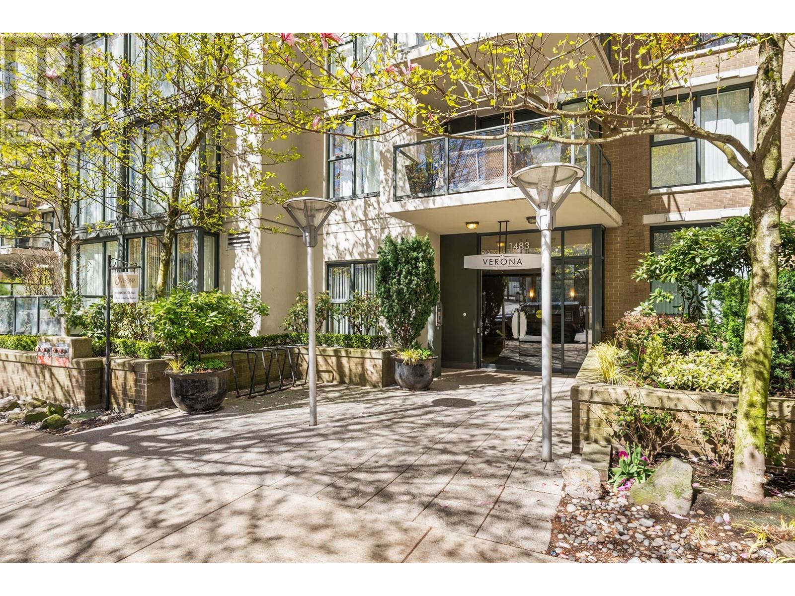Listing Picture 3 of 39 : 1303 1483 W 7TH AVENUE, Vancouver / 溫哥華 - 魯藝地產 Yvonne Lu Group - MLS Medallion Club Member
