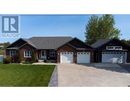 135 MCFARLIN Drive, mount forest, Ontario