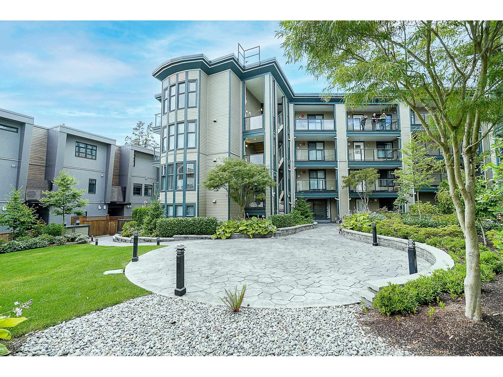 Listing Picture 32 of 34 : 216 15210 PACIFIC AVENUE, White Rock - 魯藝地產 Yvonne Lu Group - MLS Medallion Club Member