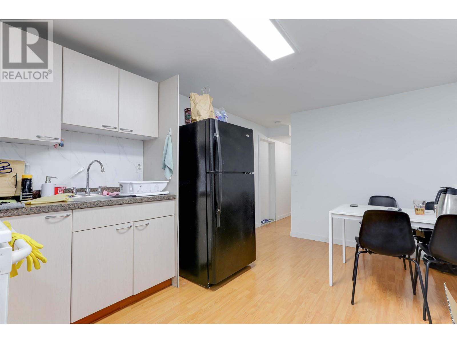 Listing Picture 26 of 39 : 2611 E 48TH AVENUE, Vancouver / 溫哥華 - 魯藝地產 Yvonne Lu Group - MLS Medallion Club Member