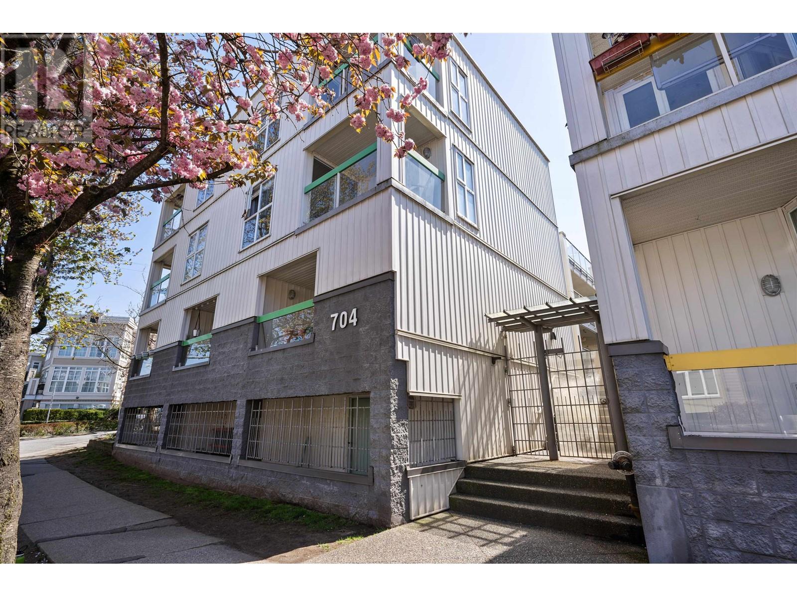 Listing Picture 26 of 26 : 17 704 W 7TH AVENUE, Vancouver / 溫哥華 - 魯藝地產 Yvonne Lu Group - MLS Medallion Club Member