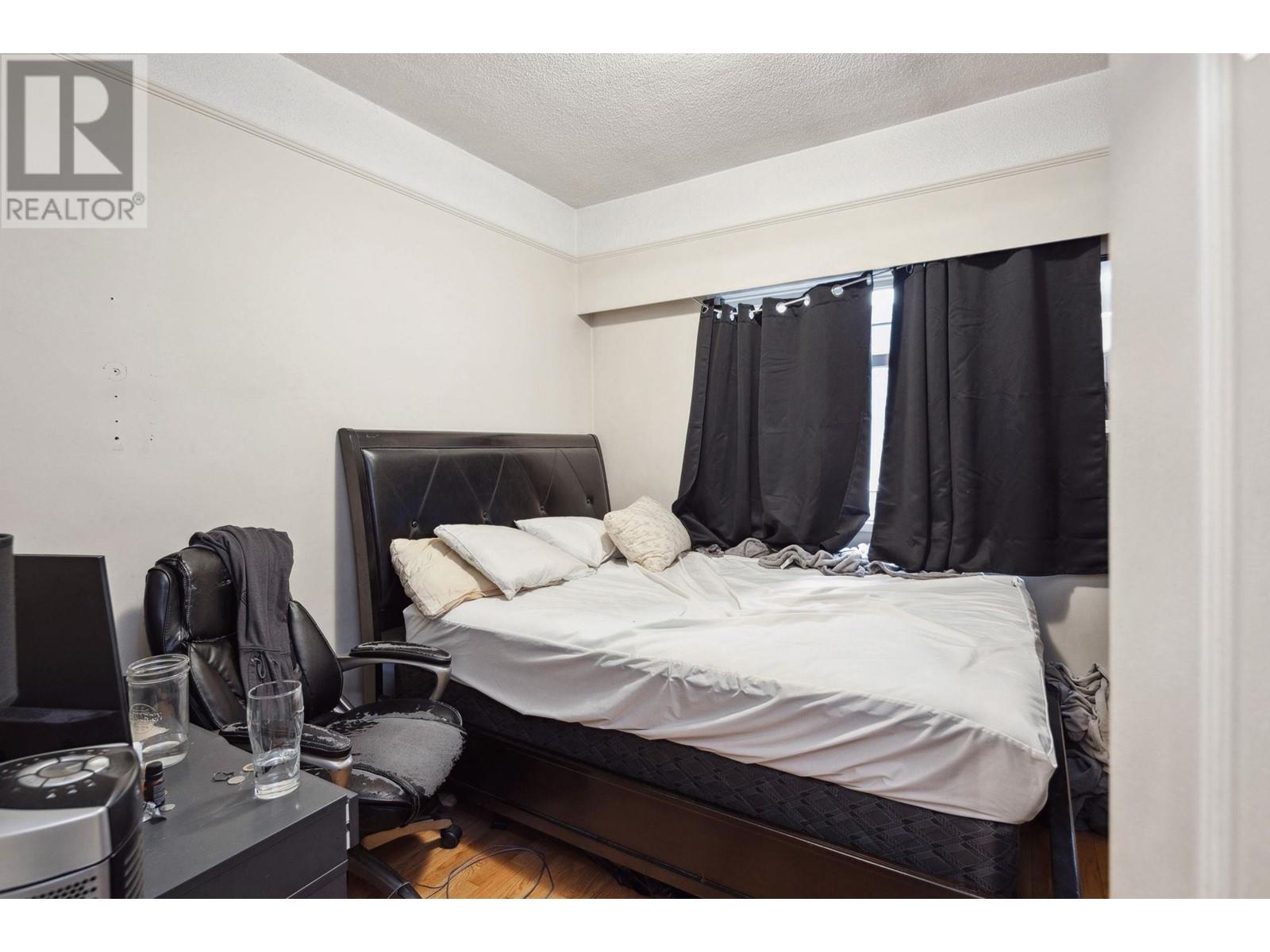 Listing Picture 16 of 32 : 3099 W 6TH AVENUE, Vancouver / 溫哥華 - 魯藝地產 Yvonne Lu Group - MLS Medallion Club Member