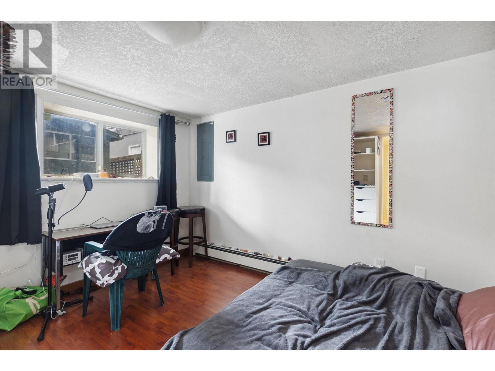 Listing Picture 25 of 32 : 3099 W 6TH AVENUE, Vancouver / 溫哥華 - 魯藝地產 Yvonne Lu Group - MLS Medallion Club Member