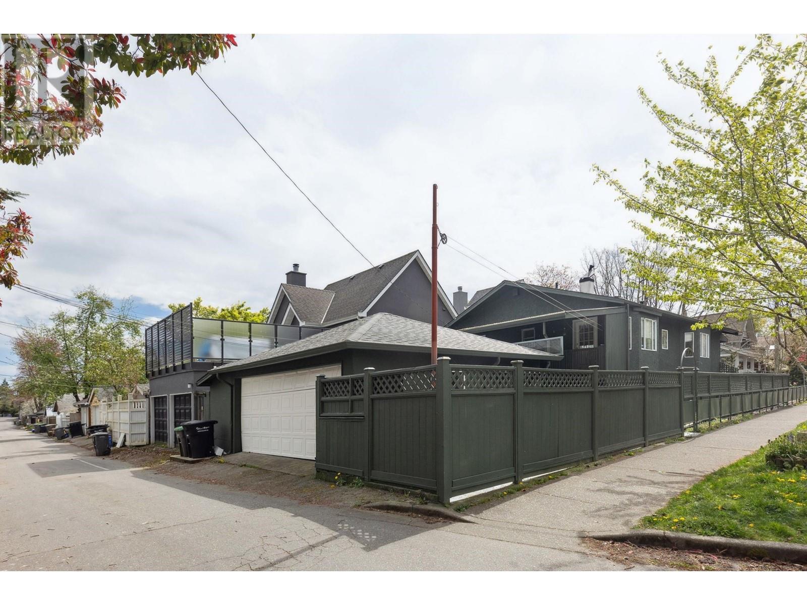 Listing Picture 32 of 32 : 3099 W 6TH AVENUE, Vancouver / 溫哥華 - 魯藝地產 Yvonne Lu Group - MLS Medallion Club Member