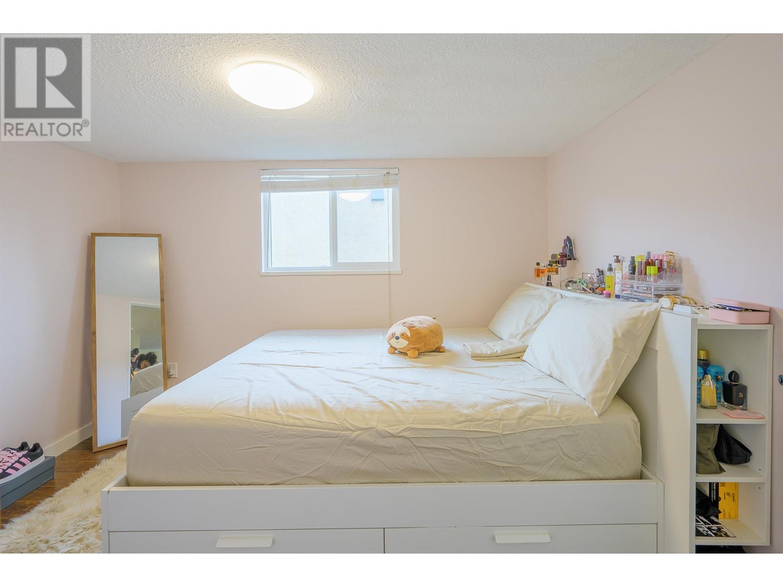 Listing Picture 31 of 32 : 419 E 60TH AVENUE, Vancouver / 溫哥華 - 魯藝地產 Yvonne Lu Group - MLS Medallion Club Member