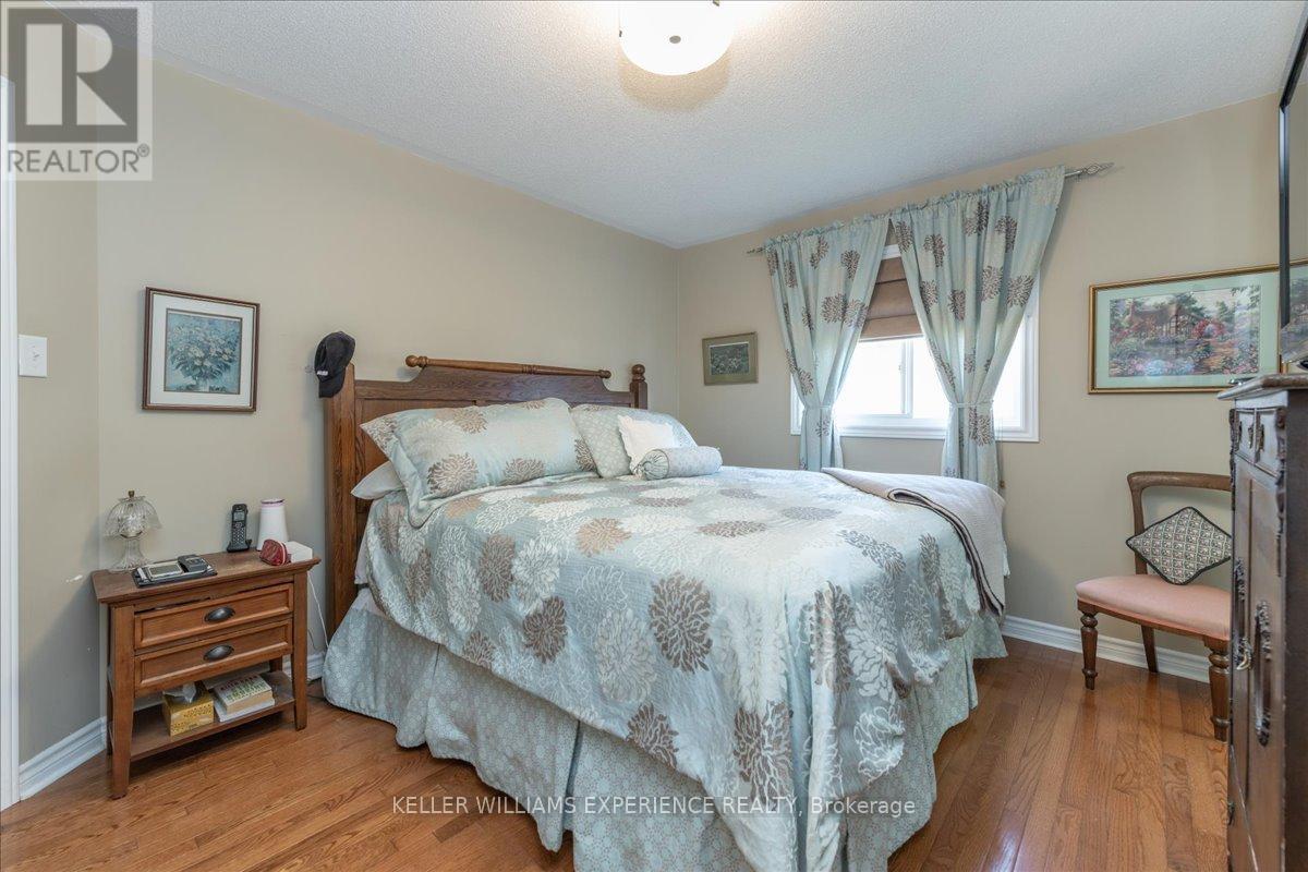 27 Counsellor Terr W, Barrie, Ontario  L4M 7H1 - Photo 9 - S8264556