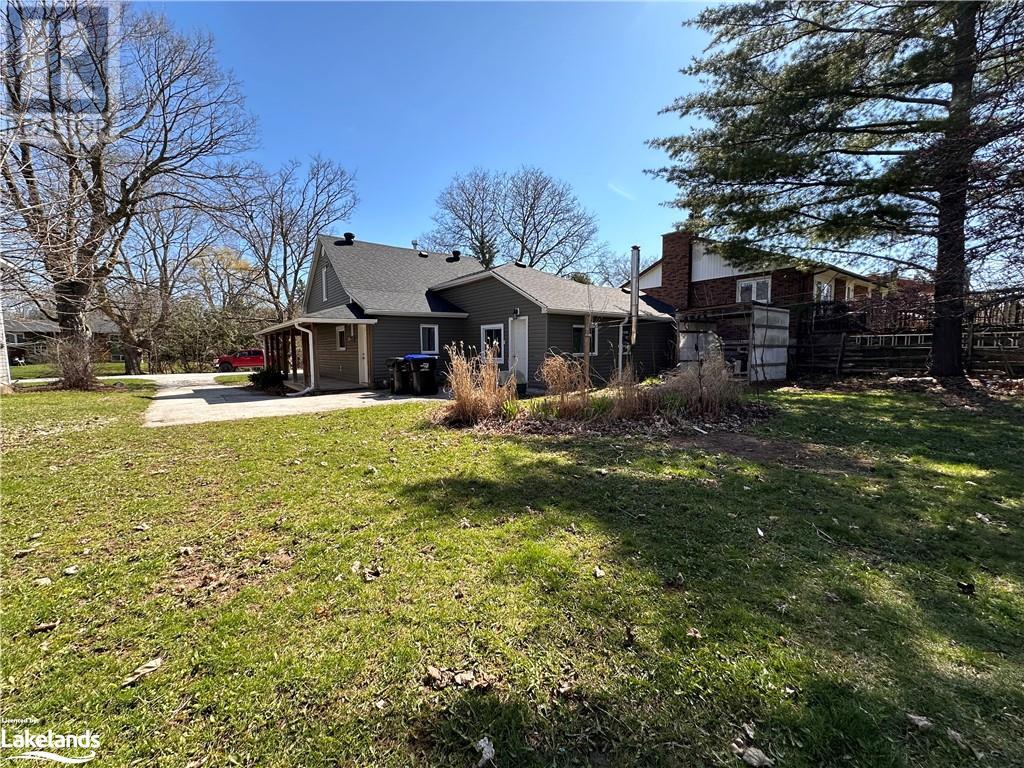 34 Elizabeth Street W, Creemore, Ontario L0M 1G0 (26793694)