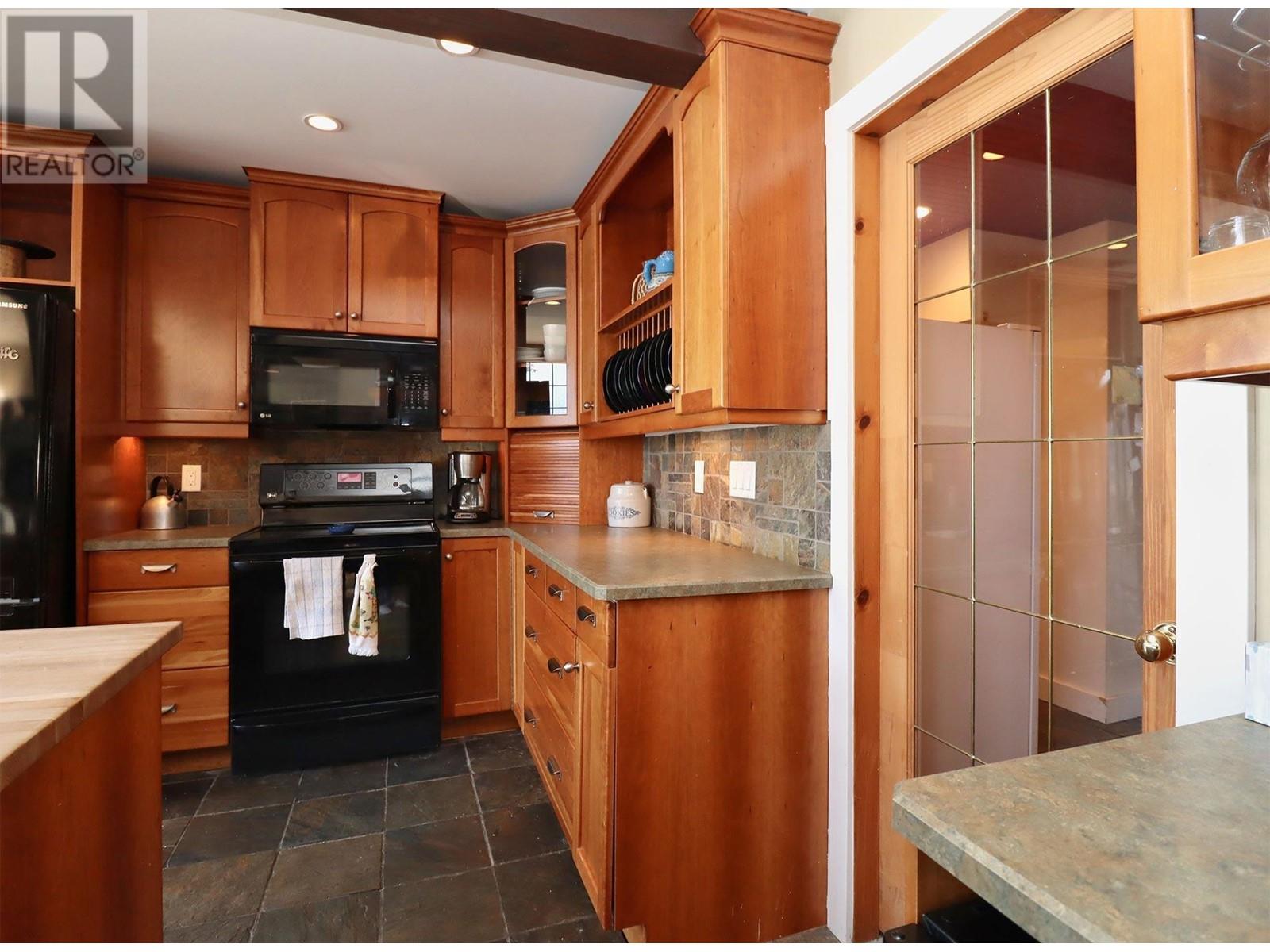 1149 Little Shuswap Lake Road, Chase, British Columbia  V0E 1M2 - Photo 22 - 178039