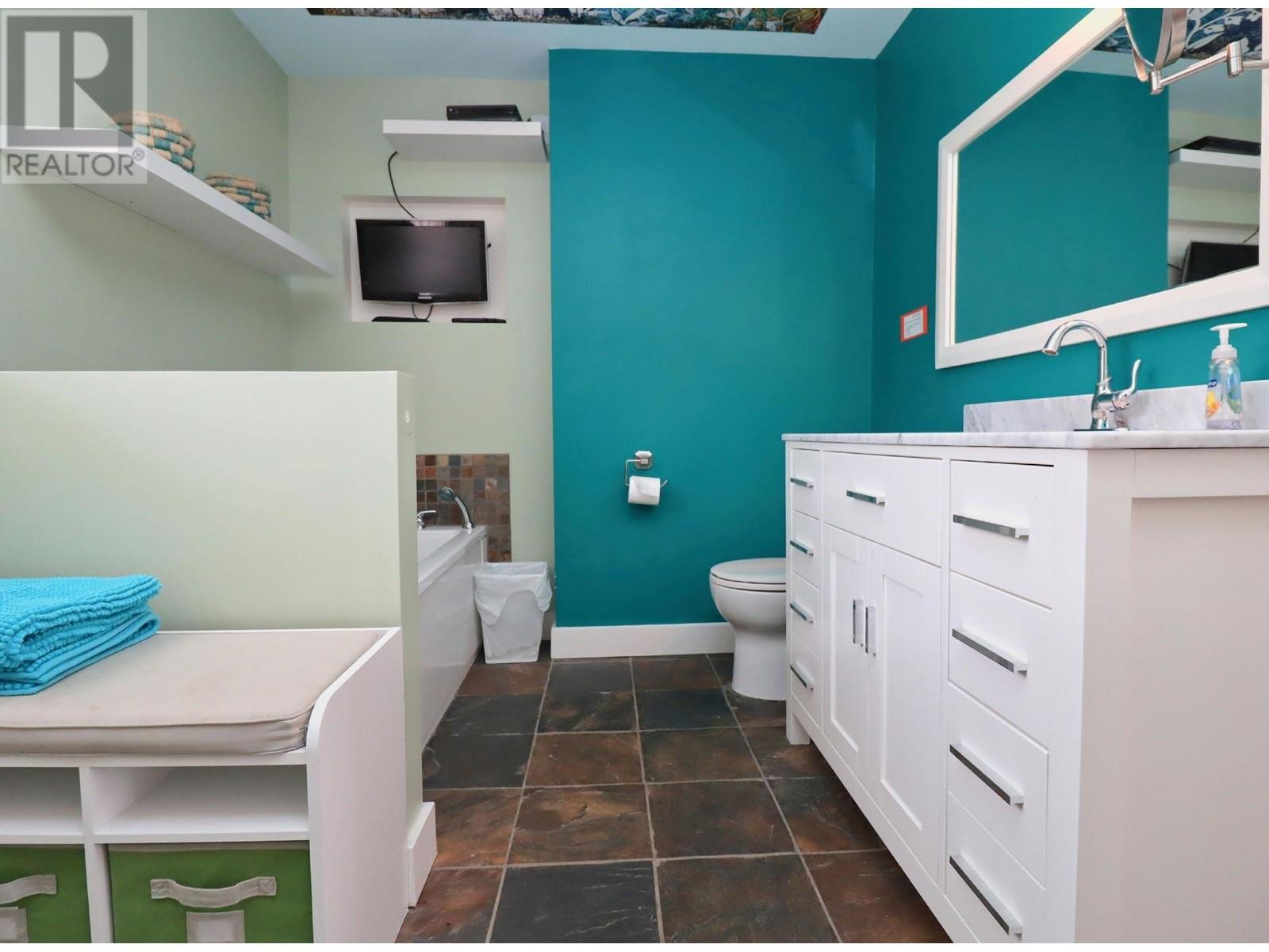 1149 Little Shuswap Lake Road, Chase, British Columbia  V0E 1M2 - Photo 54 - 178039