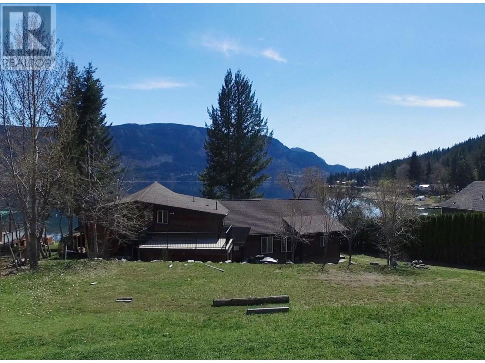 1149 Little Shuswap Lake Road, Chase, British Columbia  V0E 1M2 - Photo 9 - 178039