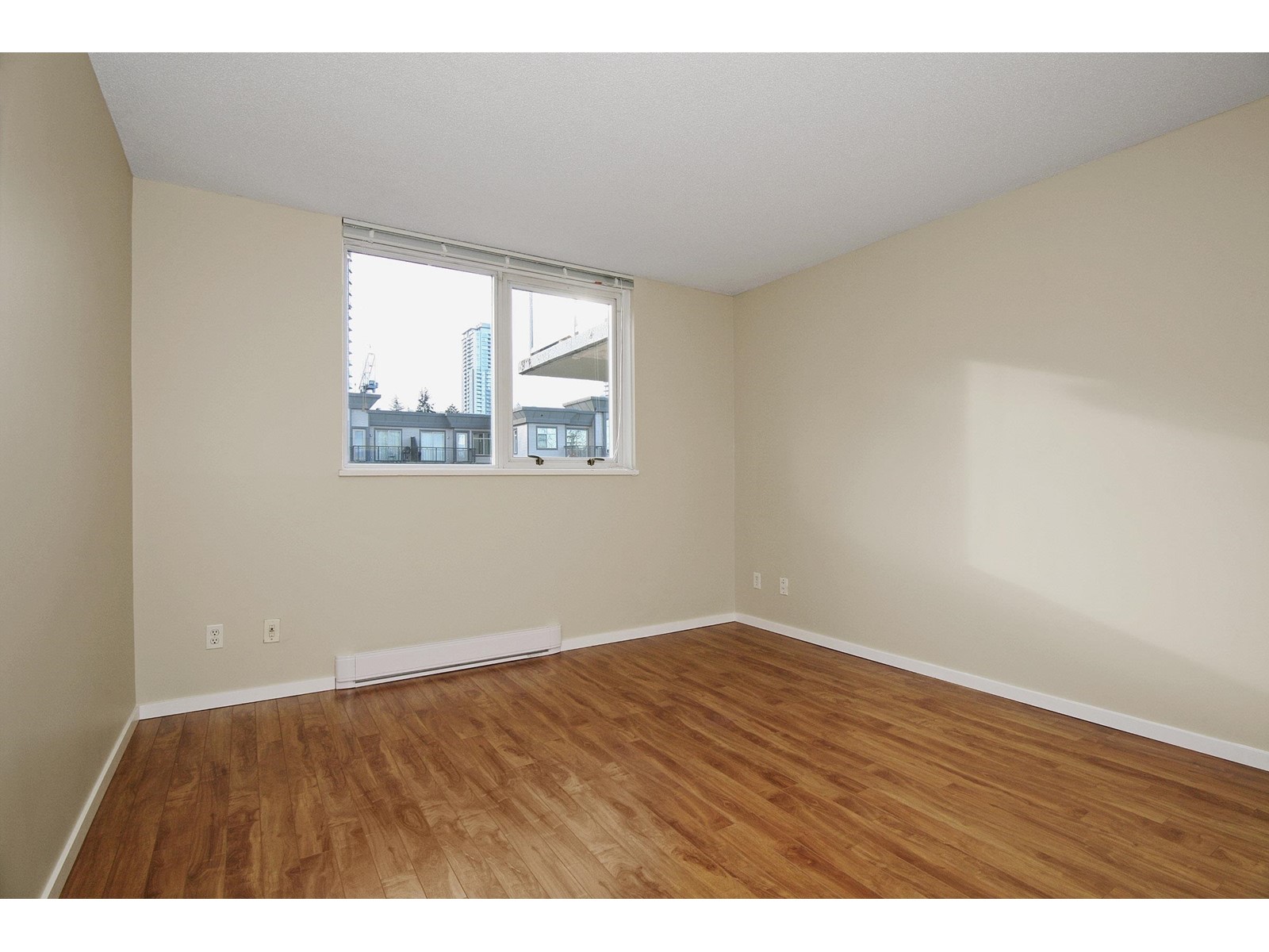 407 10523 University Drive, Surrey, British Columbia  V3T 5T8 - Photo 10 - R2845102