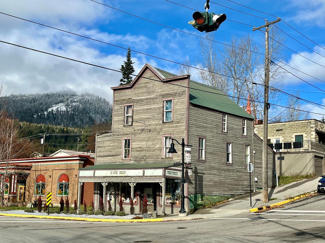 2190 Columbia Avenue, Rossland, British Columbia  V0G 1Y0 - Photo 4 - 2476149