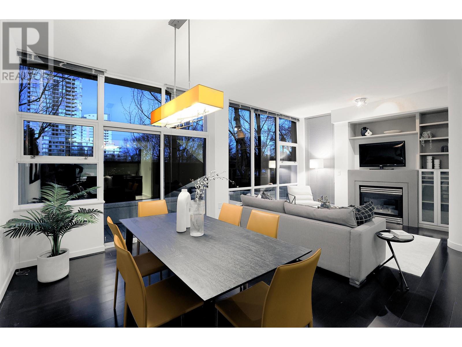 Listing Picture 6 of 16 : 105 638 BEACH CRESCENT, Vancouver / 溫哥華 - 魯藝地產 Yvonne Lu Group - MLS Medallion Club Member
