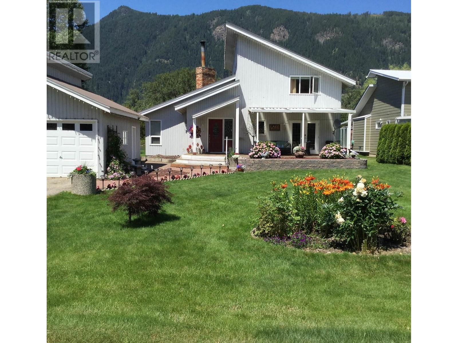 1413 Silver Sands Road Sicamous