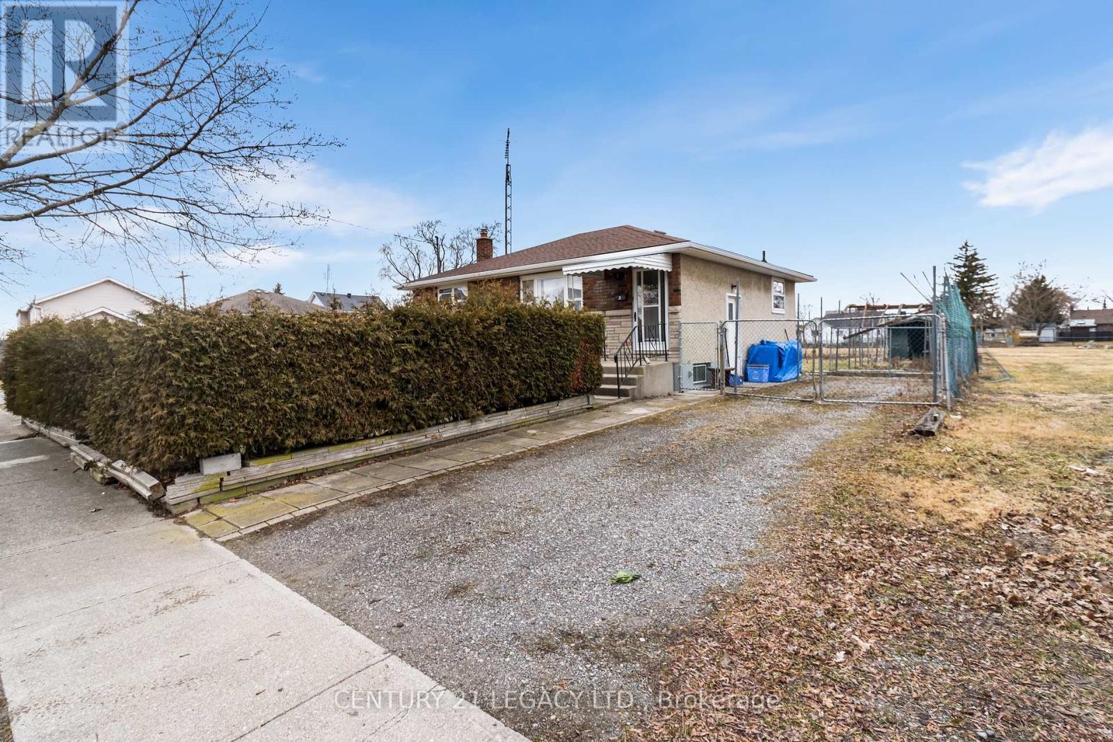 3 Lincoln Ave, St. Catharines, Ontario  L2P 2J1 - Photo 4 - X8267782