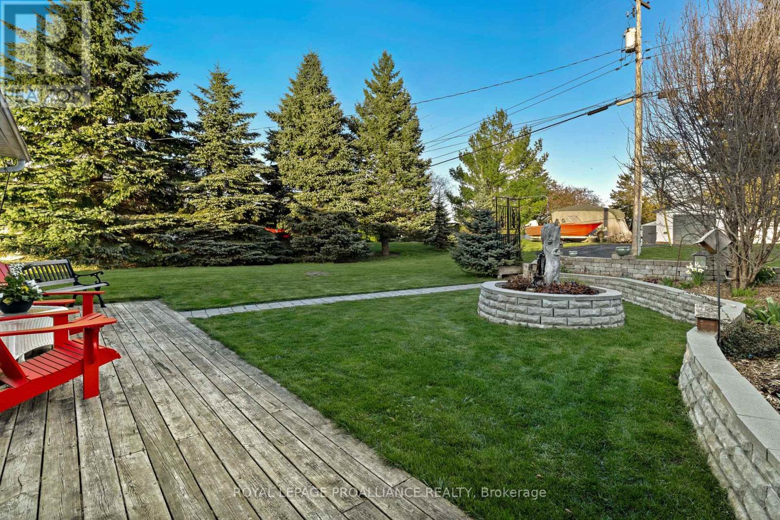 45 PEATS POINT ROAD Prince Edward County