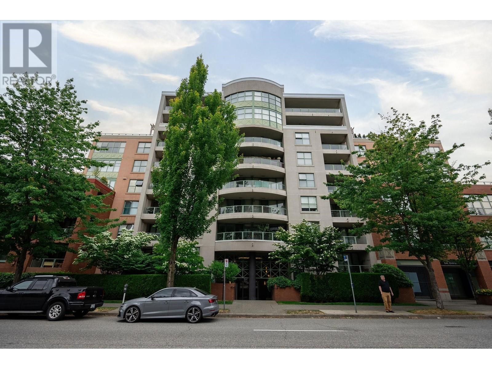 Listing Picture 34 of 36 : 107 503 W 16TH AVENUE, Vancouver / 溫哥華 - 魯藝地產 Yvonne Lu Group - MLS Medallion Club Member