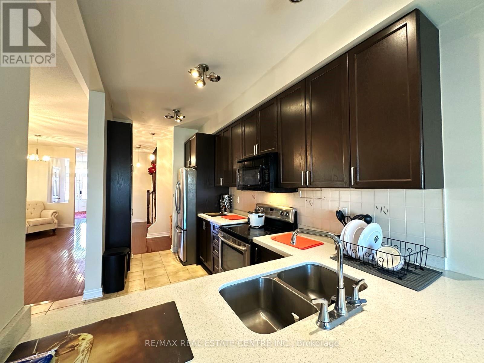 7331 Golden Meadow Crt, Mississauga, Ontario  L5W 0B9 - Photo 5 - W8266172