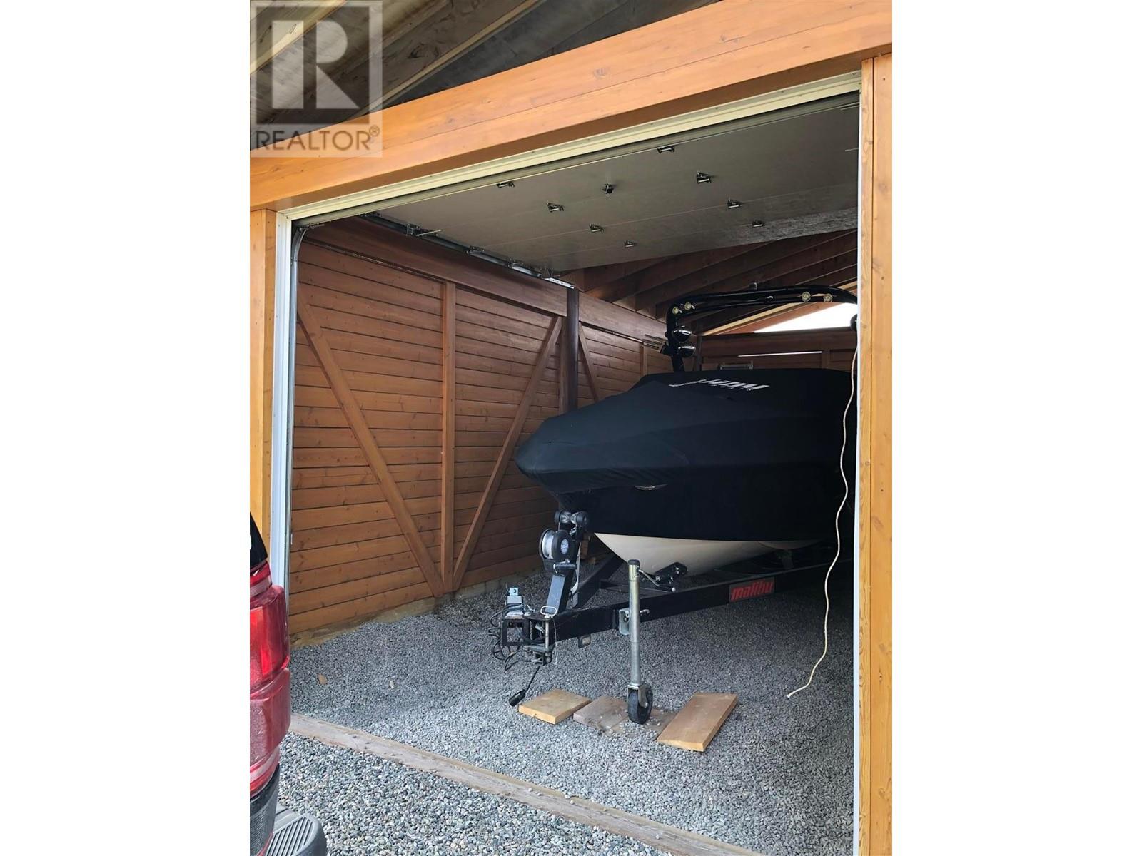 8865 Old Kamloops Rd, Stump Lake, British Columbia  V0E 2R0 - Photo 2 - 178048