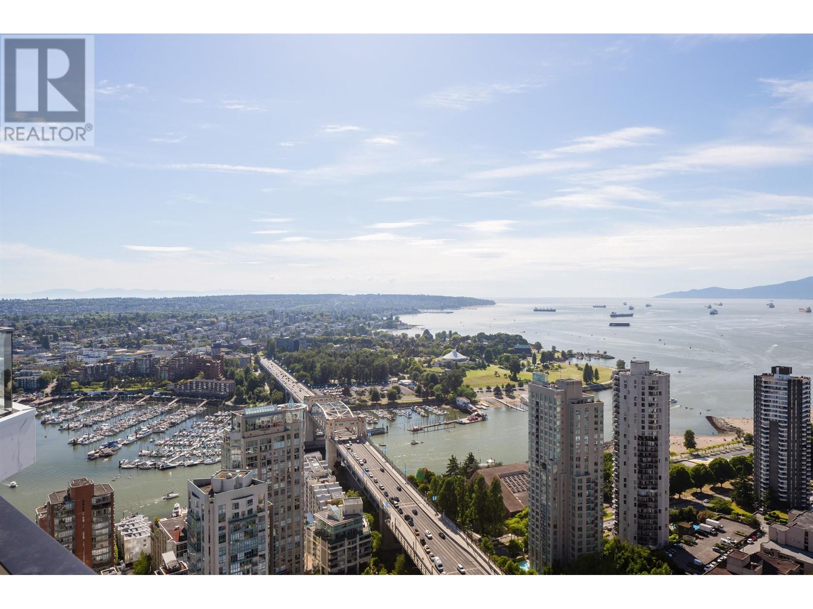Listing Picture 2 of 33 : 3902 889 PACIFIC STREET, Vancouver / 溫哥華 - 魯藝地產 Yvonne Lu Group - MLS Medallion Club Member