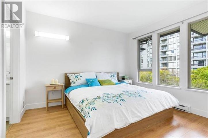 Listing Picture 10 of 14 : PH411 2338 WESTERN PARK WAY, Vancouver / 溫哥華 - 魯藝地產 Yvonne Lu Group - MLS Medallion Club Member