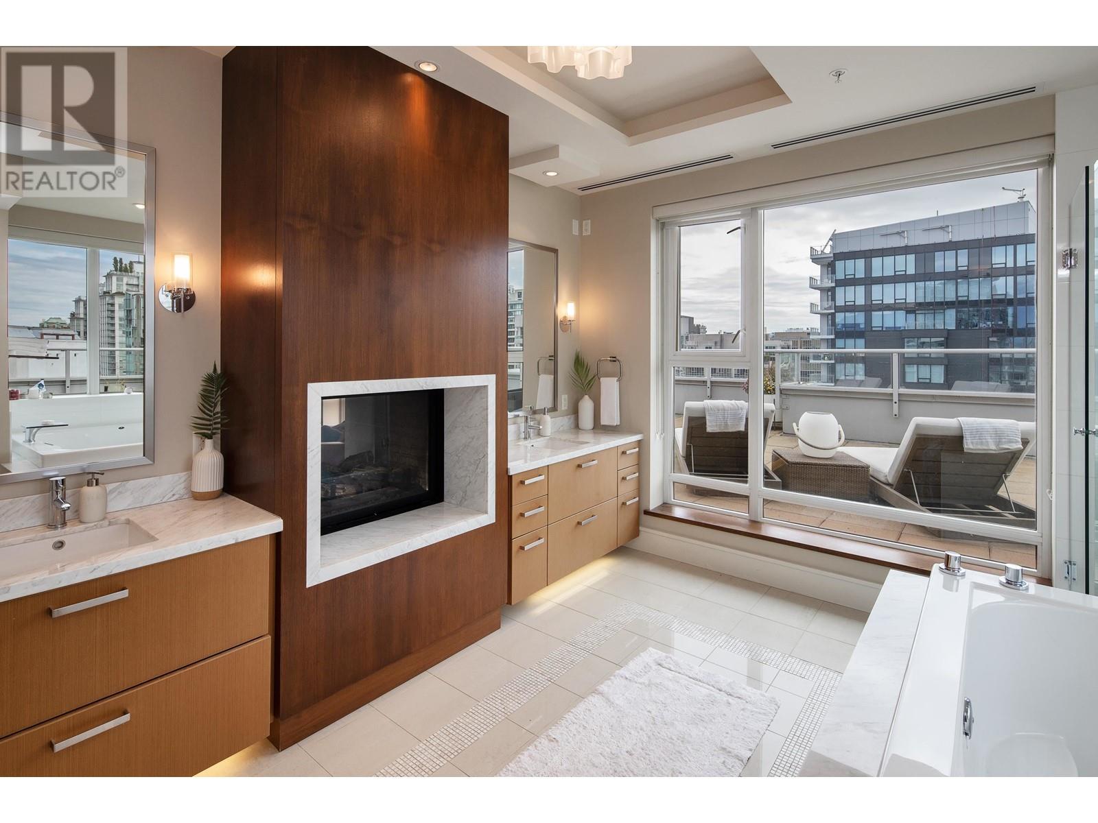 Listing Picture 22 of 40 : 2201 821 CAMBIE STREET, Vancouver / 溫哥華 - 魯藝地產 Yvonne Lu Group - MLS Medallion Club Member