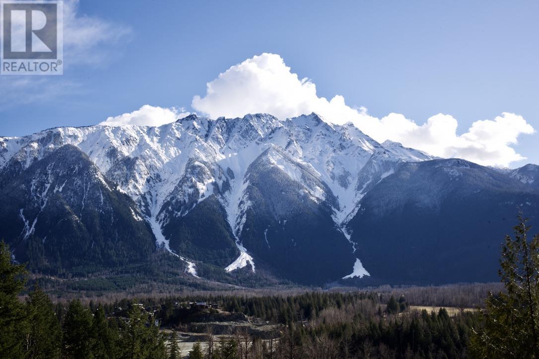 7501 Pebble Creek Drive, Pemberton, British Columbia  V0N 2L1 - Photo 12 - R2875126