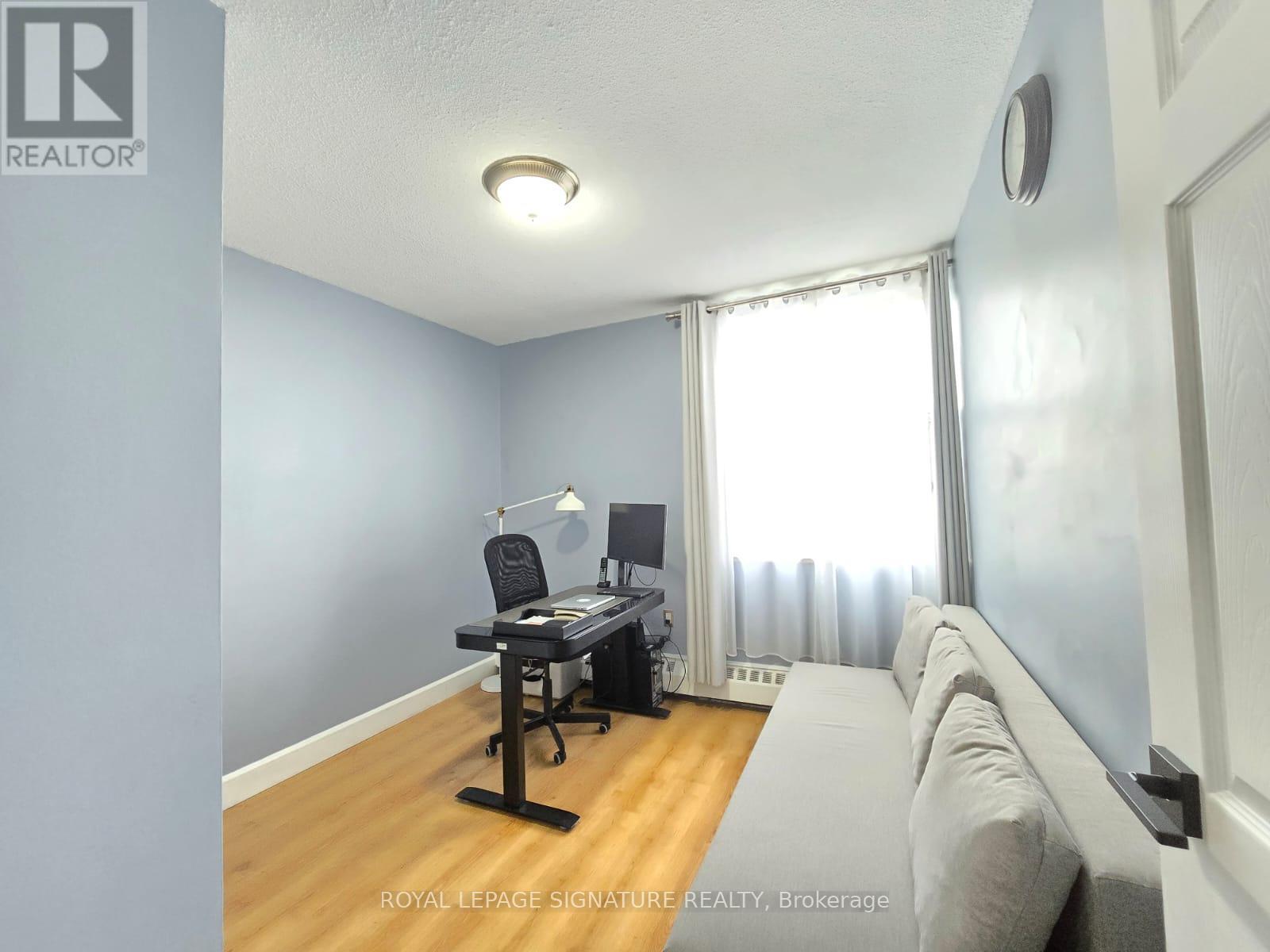 #212 -1055 A Forestwood Dr, Mississauga, Ontario  L5C 2T8 - Photo 10 - W8269530