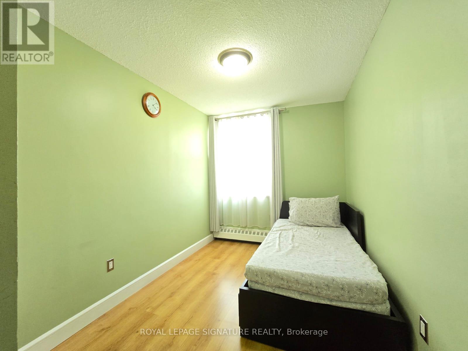 #212 -1055 A Forestwood Dr, Mississauga, Ontario  L5C 2T8 - Photo 12 - W8269530