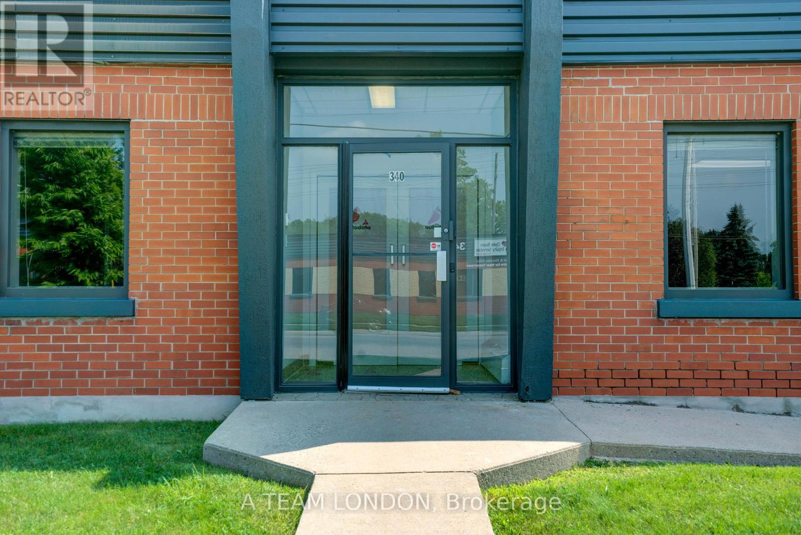 340 Saskatoon Street, London East (East H), Ontario  N5W 4R3 - Photo 2 - X8269084