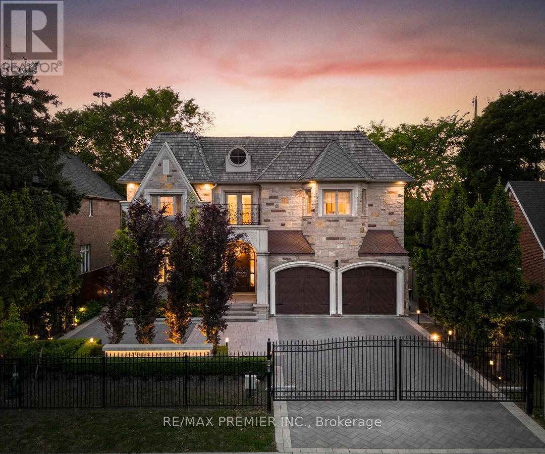 142 UPPER CANADA DRIVE, toronto, Ontario