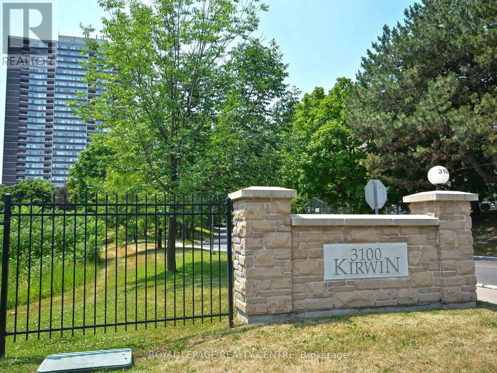 #2504 -3100 Kirwin Ave, Mississauga, Ontario  L5A 3S6 - Photo 1 - W8270998