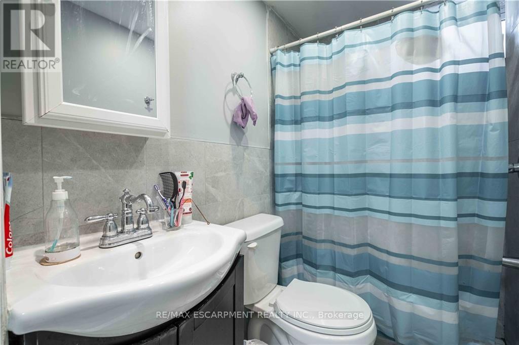 4 Warkdale Dr, St. Catharines, Ontario  L2T 2V7 - Photo 24 - X8271458