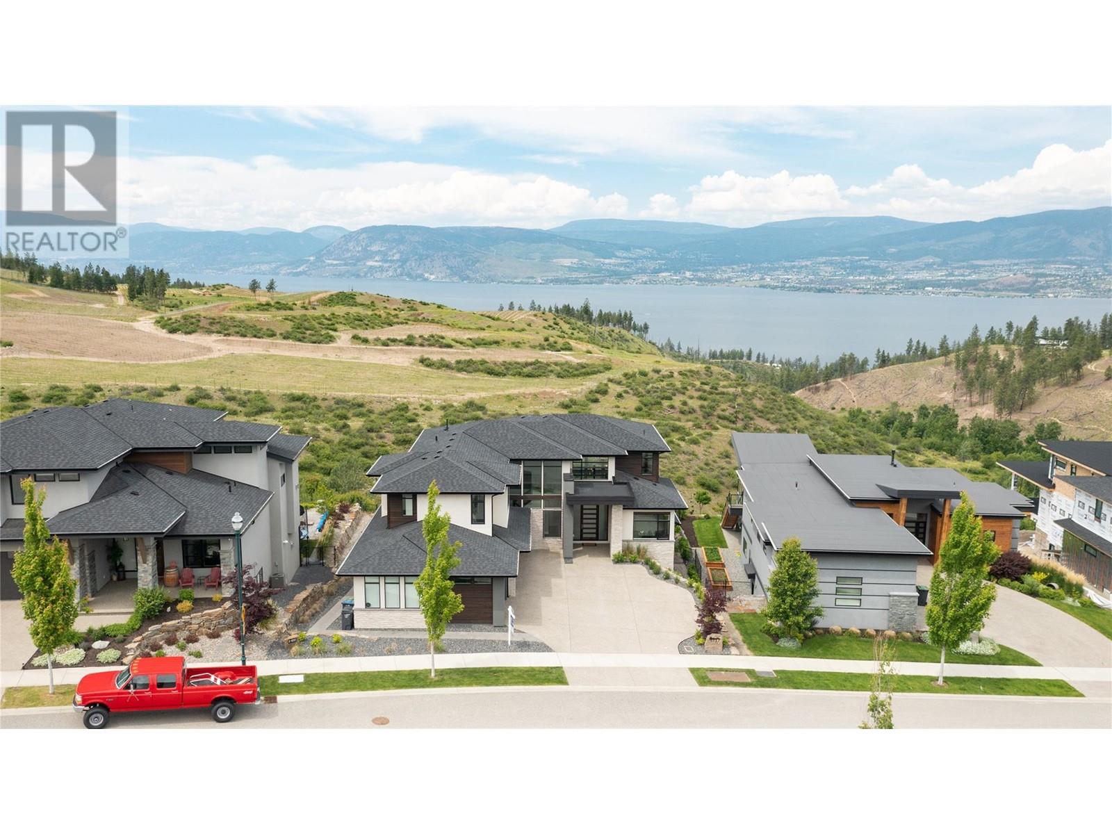 5717 Mountainside Drive Kelowna Photo 3