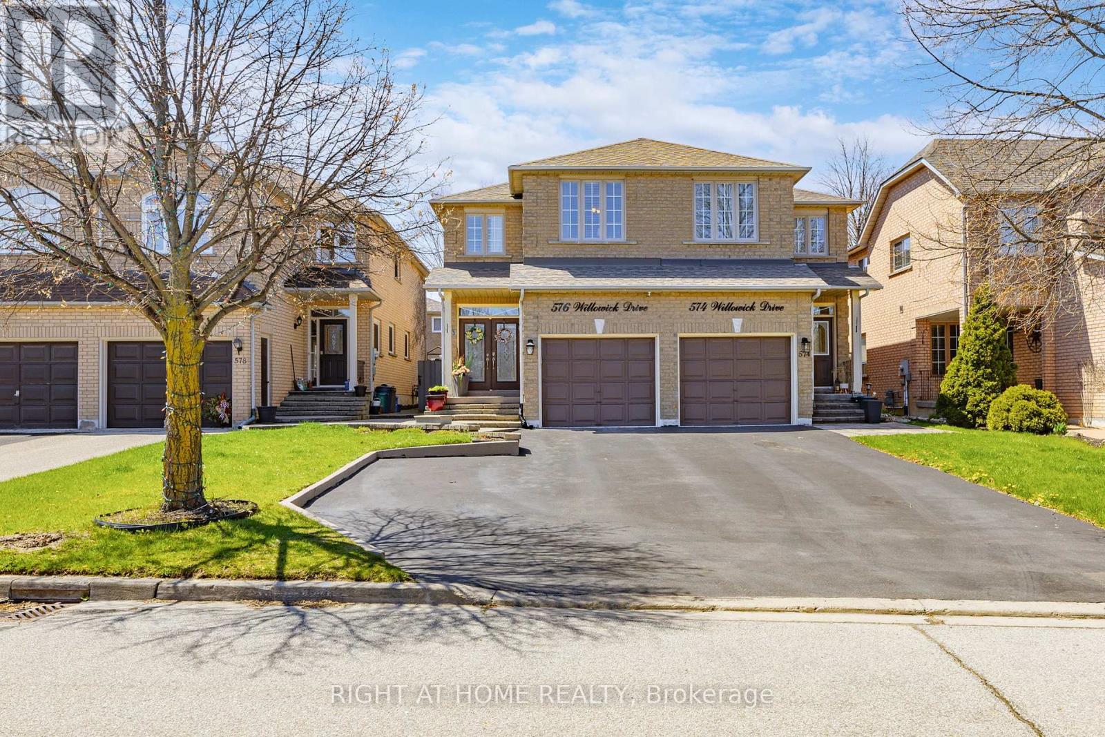 576 WILLOWICK DR, newmarket, Ontario