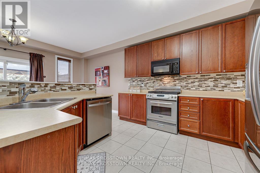 56 The Queensway, Barrie, Ontario  L4M 7J3 - Photo 10 - S8271600