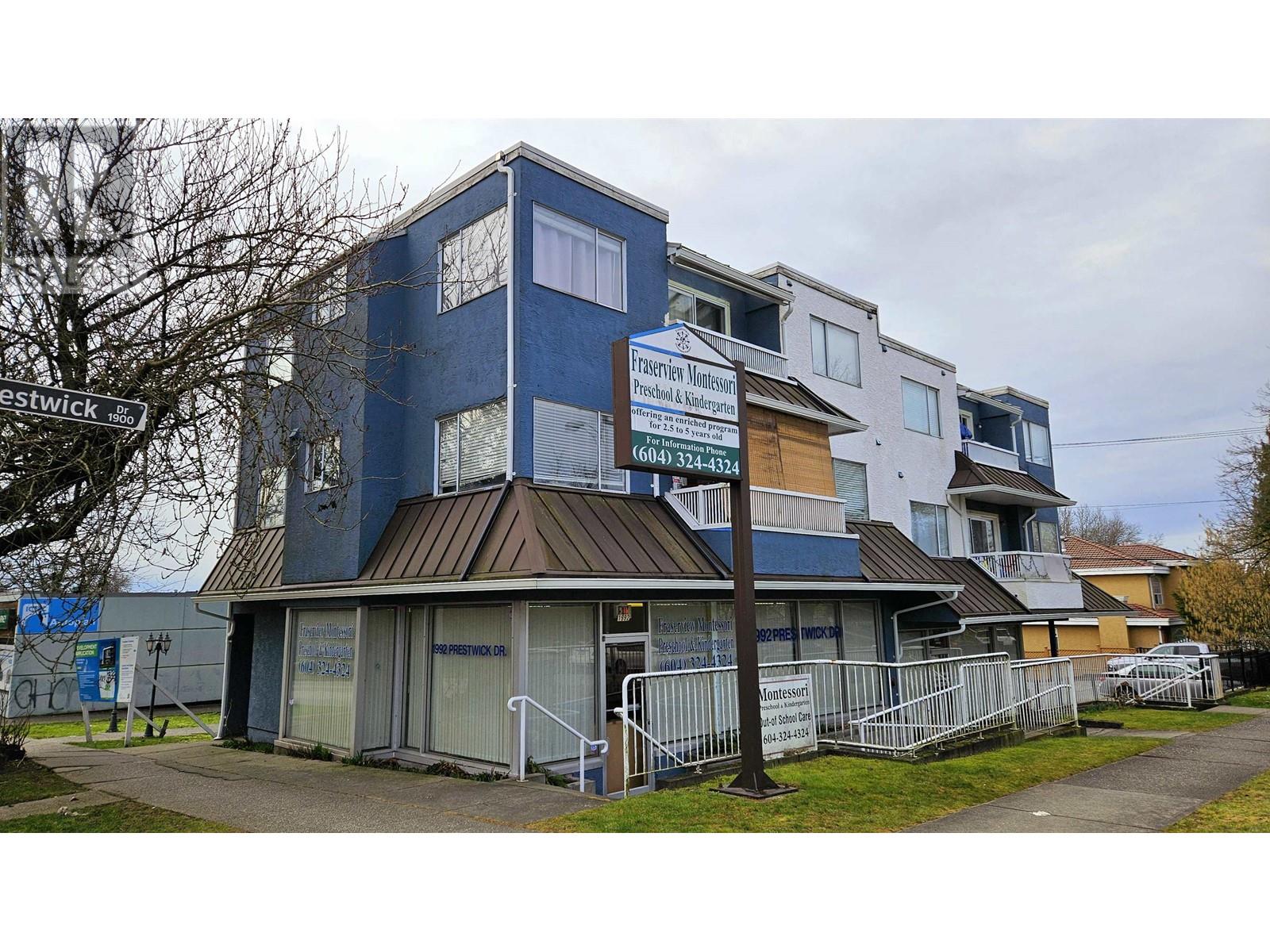Listing Picture 3 of 12 : 1992 PRESTWICK DRIVE, Vancouver / 溫哥華 - 魯藝地產 Yvonne Lu Group - MLS Medallion Club Member