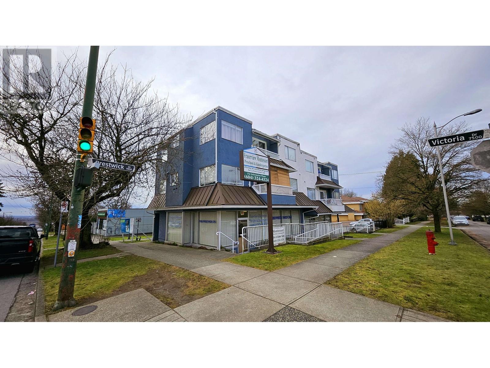Listing Picture 2 of 12 : 1992 PRESTWICK DRIVE, Vancouver / 溫哥華 - 魯藝地產 Yvonne Lu Group - MLS Medallion Club Member
