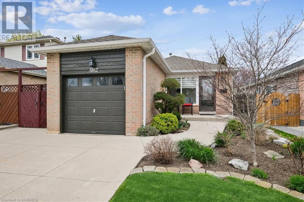 3162 CANTELON Crescent, Mississauga, 3 Bedrooms Bedrooms, ,2 BathroomsBathrooms,Single Family,For Sale,CANTELON,40578150