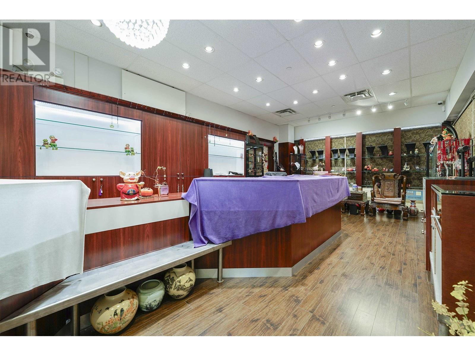 3080 3165/3170-4000 No. 3 Road, Richmond, British Columbia  V6X 0J8 - Photo 10 - C8059513