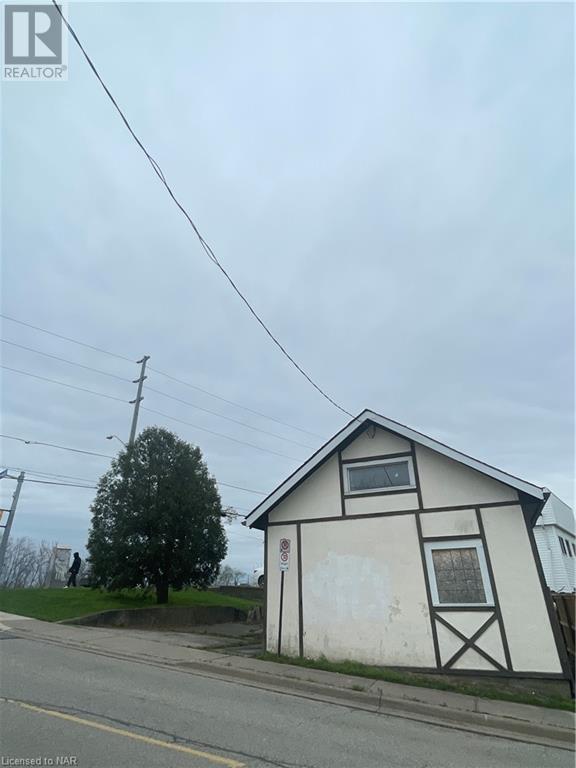 161 Queenston Street, St. Catharines, Ontario  L2R 3A1 - Photo 3 - 40577470