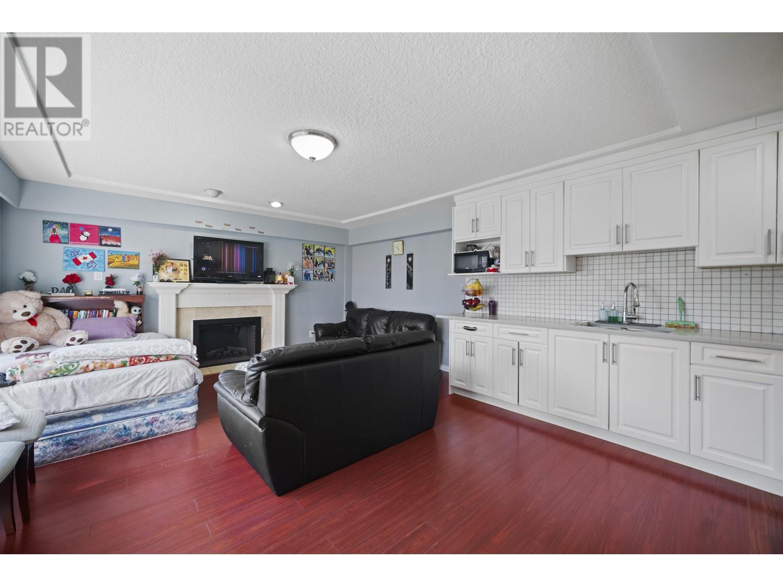 Listing Picture 14 of 26 : 425 E 63RD AVENUE, Vancouver / 溫哥華 - 魯藝地產 Yvonne Lu Group - MLS Medallion Club Member